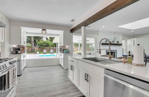Savannah Casa | Coastal Pool Retreat Near Beach, Downtown & Fun!