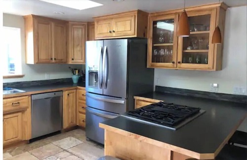 Westhaven-Moonstone Casa | Coastal Refuge, *Hot Tub,* Close to Town.