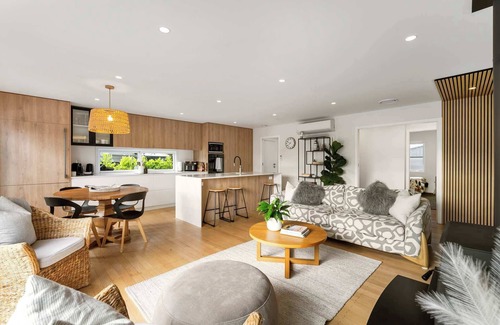 Mount Maunganui Casa | Coastal Retreat - Poolside Mt Maunganui