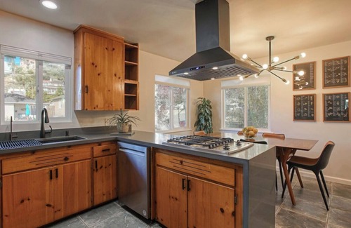 Pismo Heights Casa | Coastal Retreat | Hot Tub | Walk to Pismo