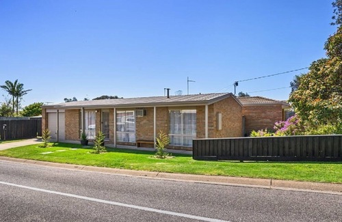 Rosebud Casa | Coastal Retreat in Rosebud !