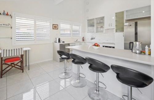 Buddina Apartamento | Coastal retreat, private, wine, netflix
