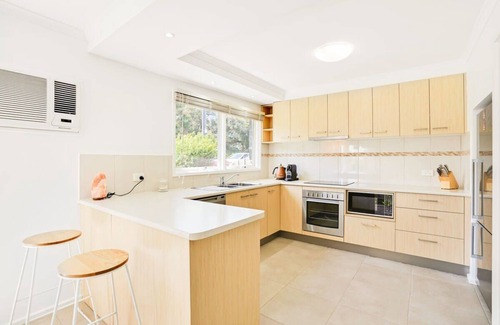 Rosebud Casa | Coastal Rosebud Family Home - Steps from the Beach*