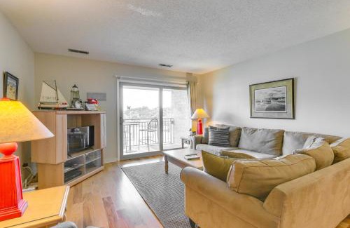 South Beach Apartamento | Coastal Sea Pines Escape Walk to Beach!