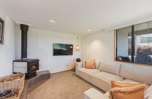 Waikawa Bay Casa | Coastal Sound - Waikawa Holiday Home