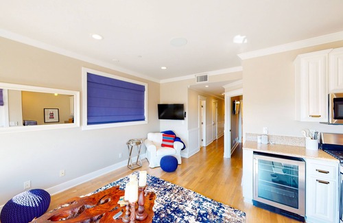 Old Towne Casa | Coastal-themed beachfront home with water views, grill, & beach access