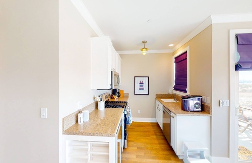 Old Towne Casa | Coastal-themed beachfront home with water views, grill, & beach access