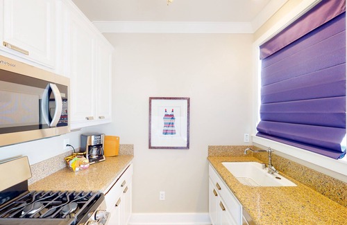 Old Towne Casa | Coastal-themed beachfront home with water views, grill, & beach access