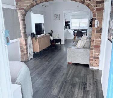 Shellharbour Casa | Coastal Vibes - Walk to beach, Marina, Cafes and Pubs