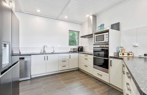 Ngunguru Casa | Coastal Vista - Ngunguru Holiday Home