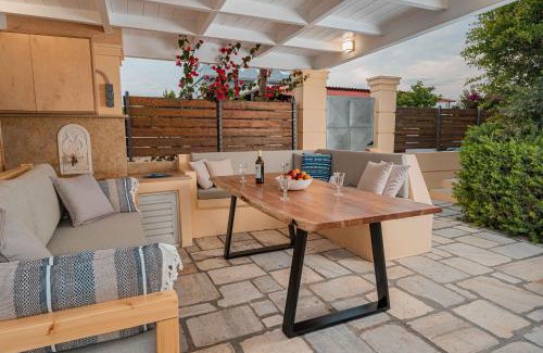 Spata-Artemida Apartamento | Coastline maisonette near Athens Airport and Rafina Port