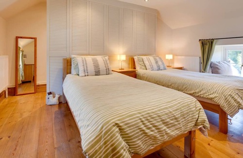 Scurlage Casa | Cob Cottage in the beautiful Swansea