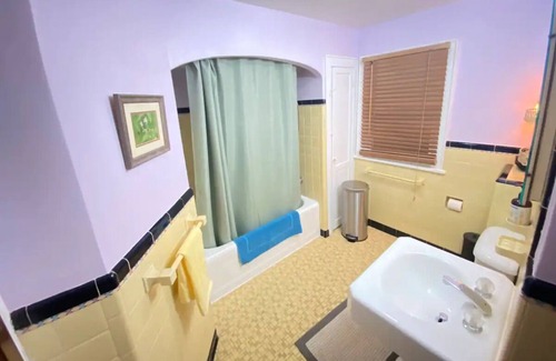 Viroqua Cabaña | Cobalt Cottage: eclectic cozy home, right downtown