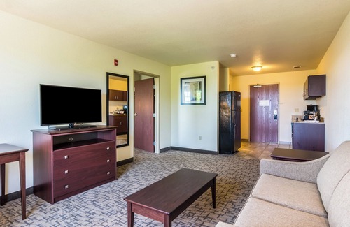 Erie Hotel | Cobblestone Hotel & Suites - Erie