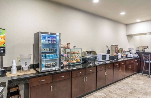 Erie Hotel | Cobblestone Hotel & Suites - Erie