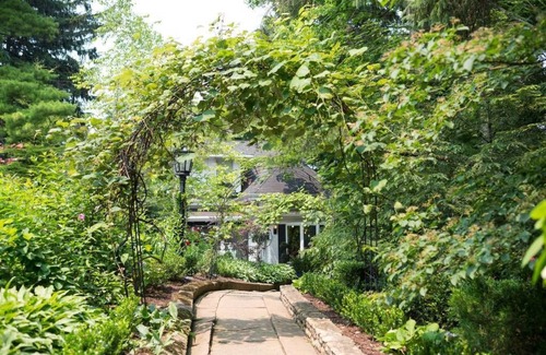 McHenry Casa | Cobblewood Manor en el lago