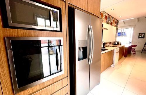 Tombo Apartamento | Cobertura com piscina e churrasqueira, 200m da praia, 3 dormitórios para até 6 hóspedes