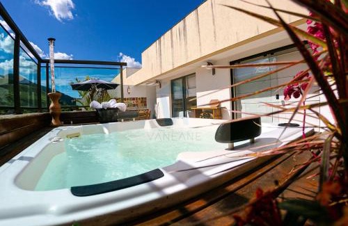 Itaipava Apartamento | Cobertura exclusiva com Jacuzzi Privativa no Coração de Itaipava