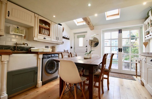 Seaford Cabaña | Cockle Cottage, An artists haven, Charming Cottage