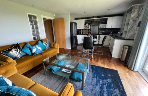 Crynant Apartamento | CockleDora Luxury Beach View Ground Floor
