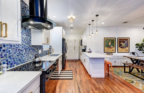 Encanto Casa | Cocktails & Cacti | 3BR+Casita & Pool in Phoenix
