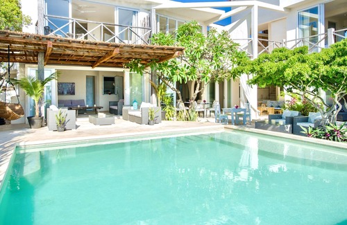 Isla Mujeres Villa | Coco 14BR Oceanfront Villa Compound