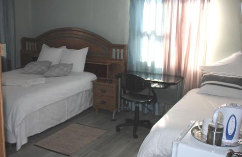 Windhoek Cama Y Desayuno | Coco Palm Bed & Breakfast