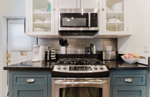 Flamingo Parks Casa | Coco Plum a Charming Retreat w/ Heated Pool