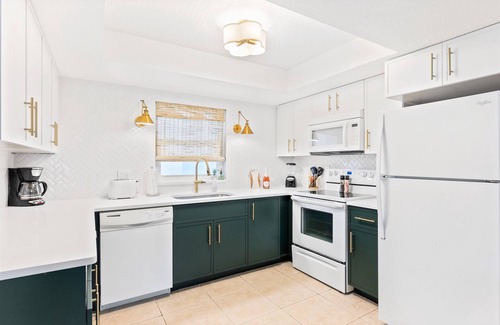 Avon By The Sea Condominio | Cocoa Beach Club by Happy Palm Stays