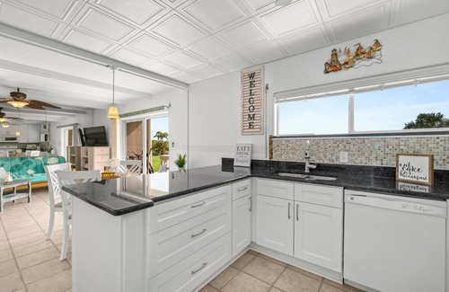 Cocoa Beach Condominio | Cocoa Beach Direct Oceanfront Condo - just a few steps to the beach!