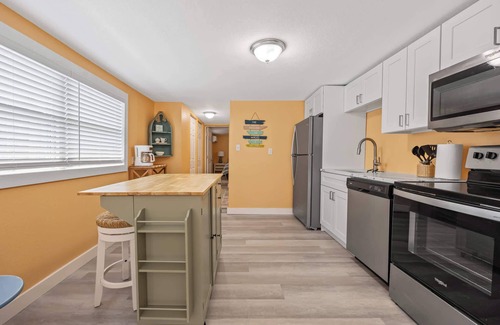 Port Canaveral Apartamento | Cocoa Beach Hideaway – 1BR, Walk to the Sand