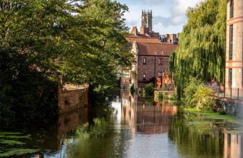 York Apartamento | Cocoa Isabella - River fronted with secure parking