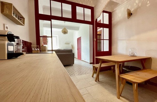 Cotignac Apartamento | Cocon Coquelicot au Charme Indéniable