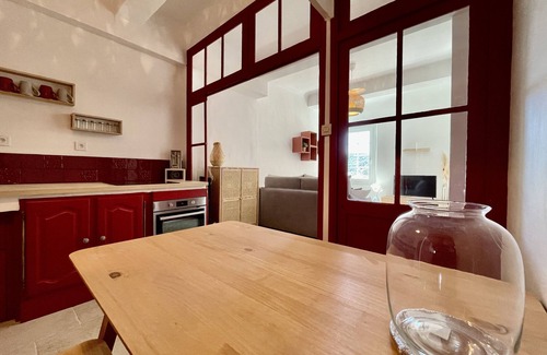 Cotignac Apartamento | Cocon Coquelicot au Charme Indéniable