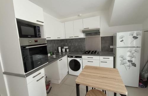 Salses-le-Chateau Apartamento | Cocon lumineux avec cour privée