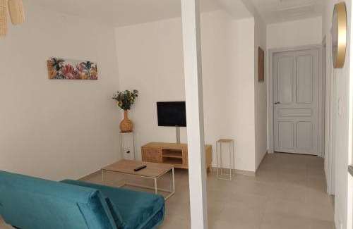 Salses-le-Chateau Apartamento | Cocon lumineux avec cour privée