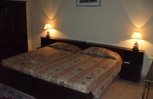 Obuasi Cabina | Coconut Grove Miners Lodge
