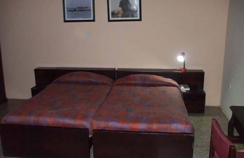 Obuasi Cabina | Coconut Grove Miners Lodge