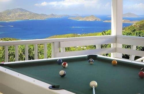 Gift Hill Villa | Cocos: vida interior / exterior, spa, piscina climatizada y privacidad.