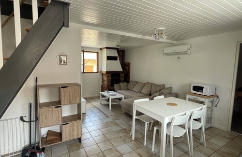 Laruns Apartamento | Cocoon apartment 500m from town center, mountain view. Children's games, ski room
