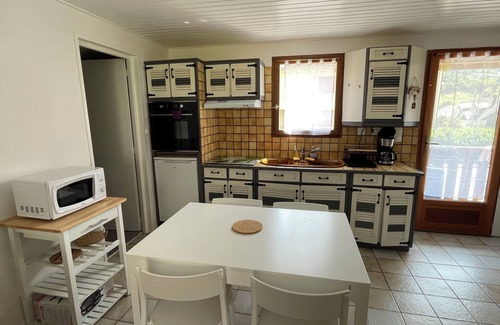 Laruns Apartamento | Cocoon apartment 500m from town center, mountain view. Children's games, ski room
