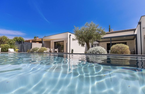 Molleges Casa | Cocooning village house in triplex villa