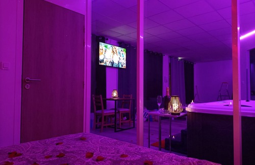 Casselardit Apartamento | Cocoonspa Love Room Avec Jacuzzi, Idéal Pour un Couple