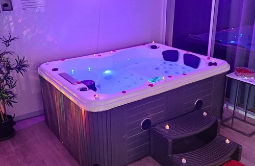 Fontaine-Bayonne-Cartoucherie Apartamento | CocoonSpa Love Room Private Jacuzzi