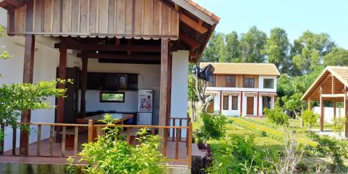 Dat Do Casa | CocoPalm Villa near Beach - Palm Room