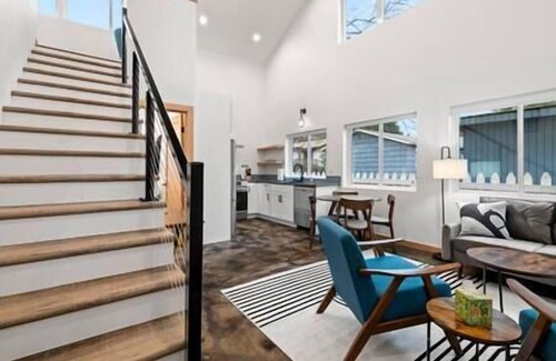 Brentwood-Darlington Casa | Coda - Brand New! Amazing Space