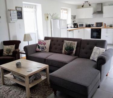 Credin Casa | Coet Moru Gites Lavender Cottage