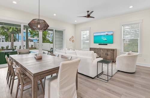 Village of Sugar Beach Casa | "Coffee and Starfish" Brand New Seagrove Beach Home - Large Heated Private Pool, EV-friendly