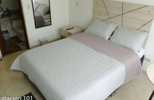 Antiguo Country Casa | Cohome Heroes