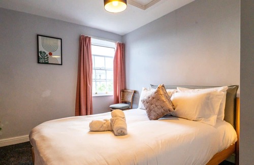 Clifton Casa | Cohost Partners | 4BR/2BA | Free Parking | WiFi